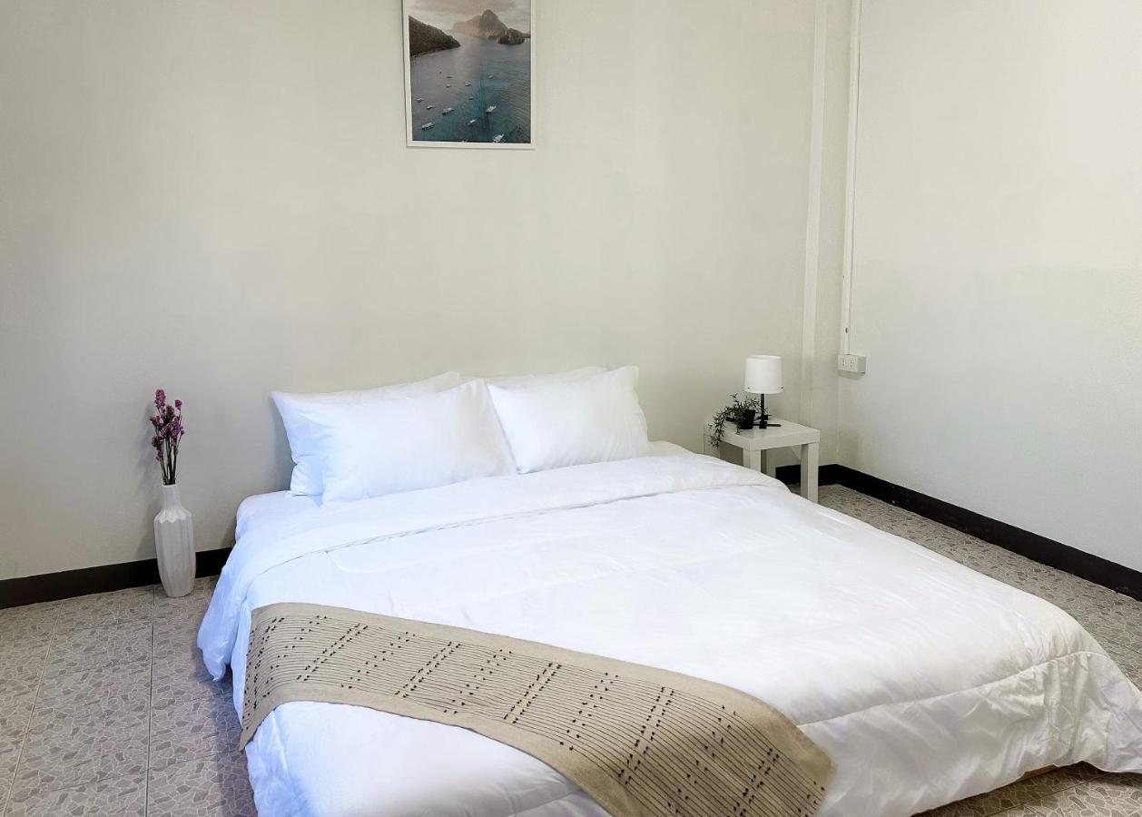 Montana Hotel & Hostel Phuket Karon Ngoại thất bức ảnh