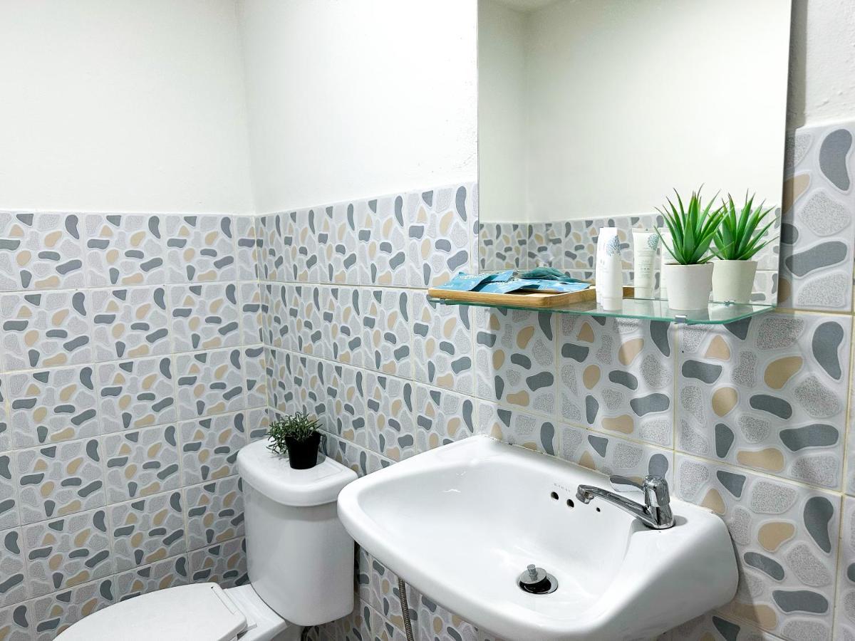 Montana Hotel & Hostel Phuket Karon Ngoại thất bức ảnh
