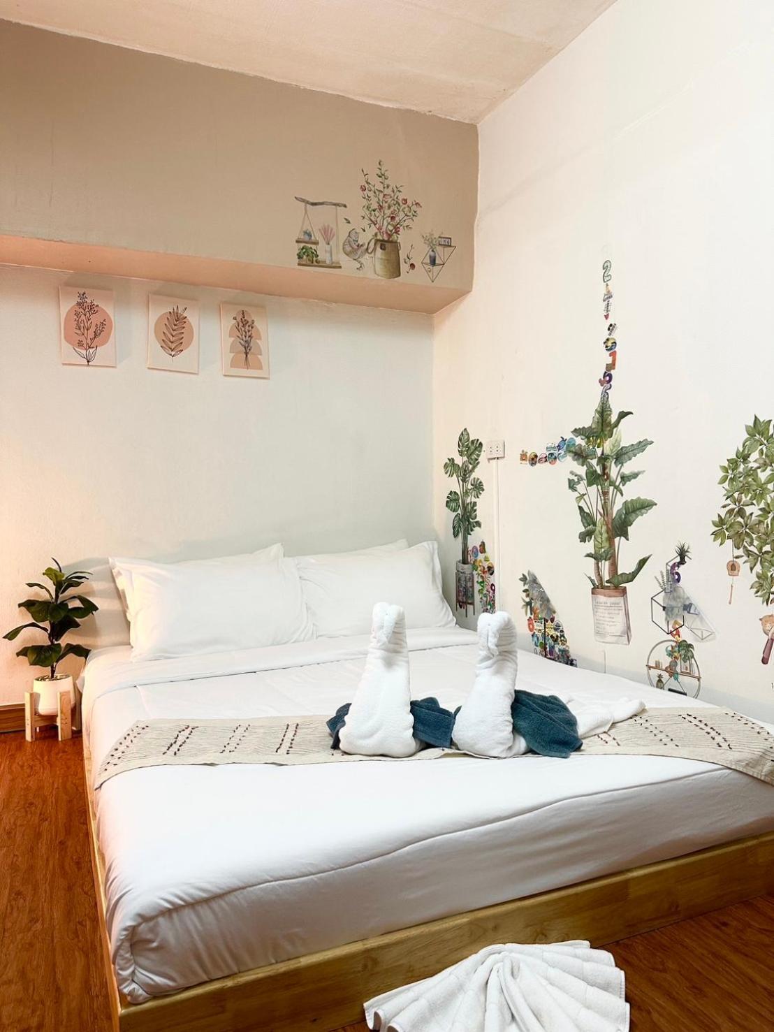 Montana Hotel & Hostel Phuket Karon Ngoại thất bức ảnh