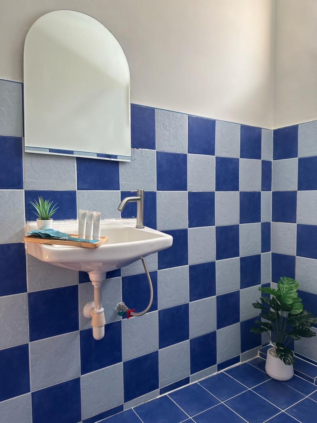 Montana Hotel & Hostel Phuket Karon Ngoại thất bức ảnh