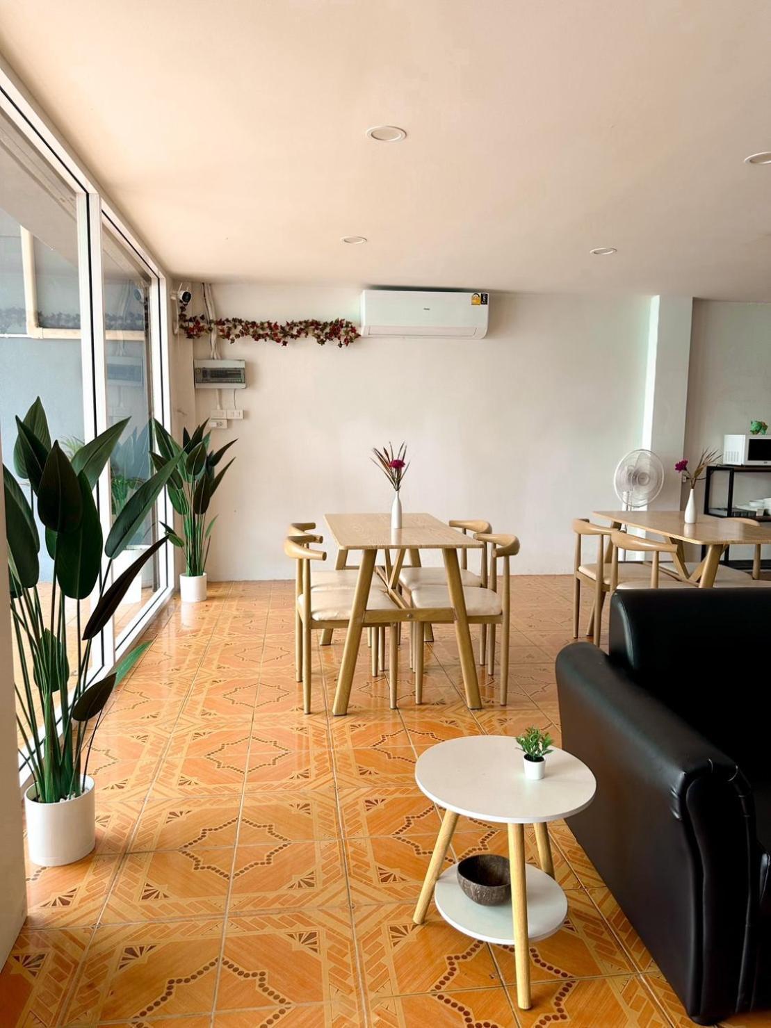 Montana Hotel & Hostel Phuket Karon Ngoại thất bức ảnh