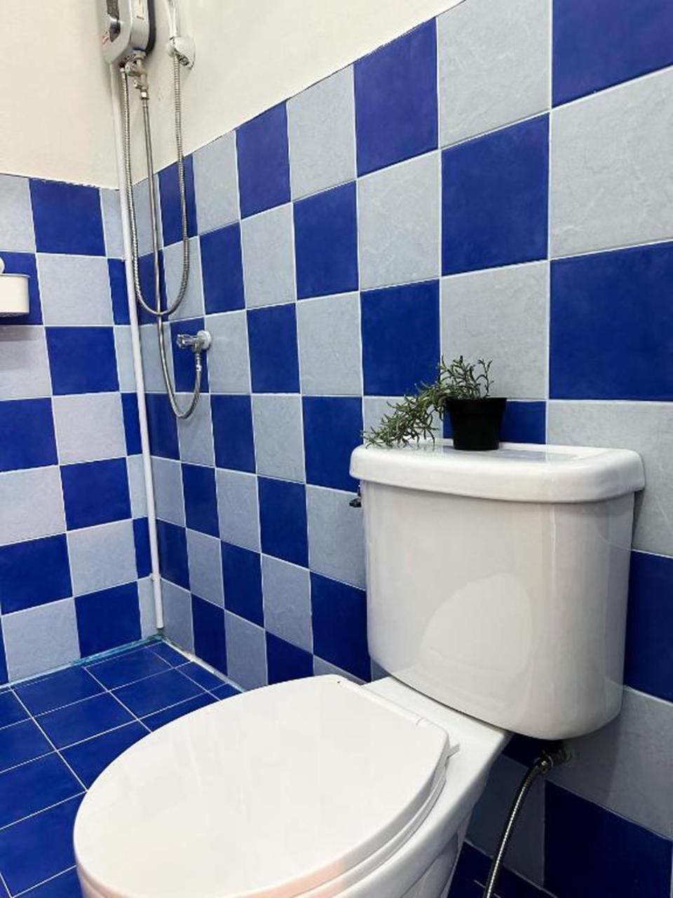 Montana Hotel & Hostel Phuket Karon Ngoại thất bức ảnh